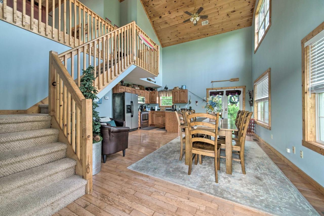 Sevierville Lake House With Deck And Foosball Table! Екстериор снимка